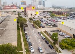 East St. Paul Avenue to East Chicago Street